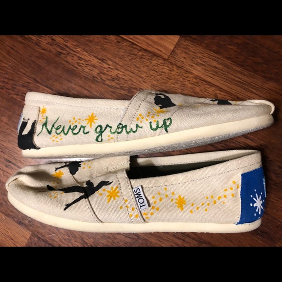 Handpainted Original Peter Pan TOMS Shoes 7.5